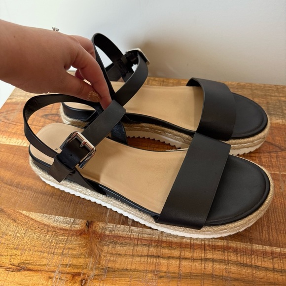 Black Women's Sandals, Size 10 - Picture 1 of 4